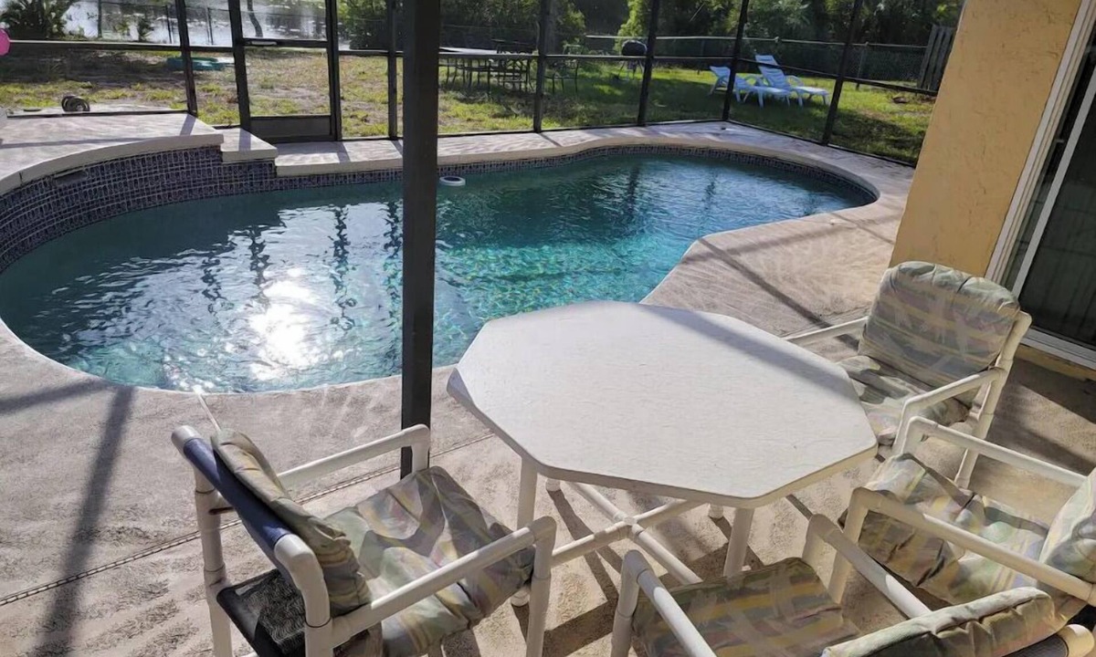 Indian Wells House | Cozy lake house with private pool near Disney