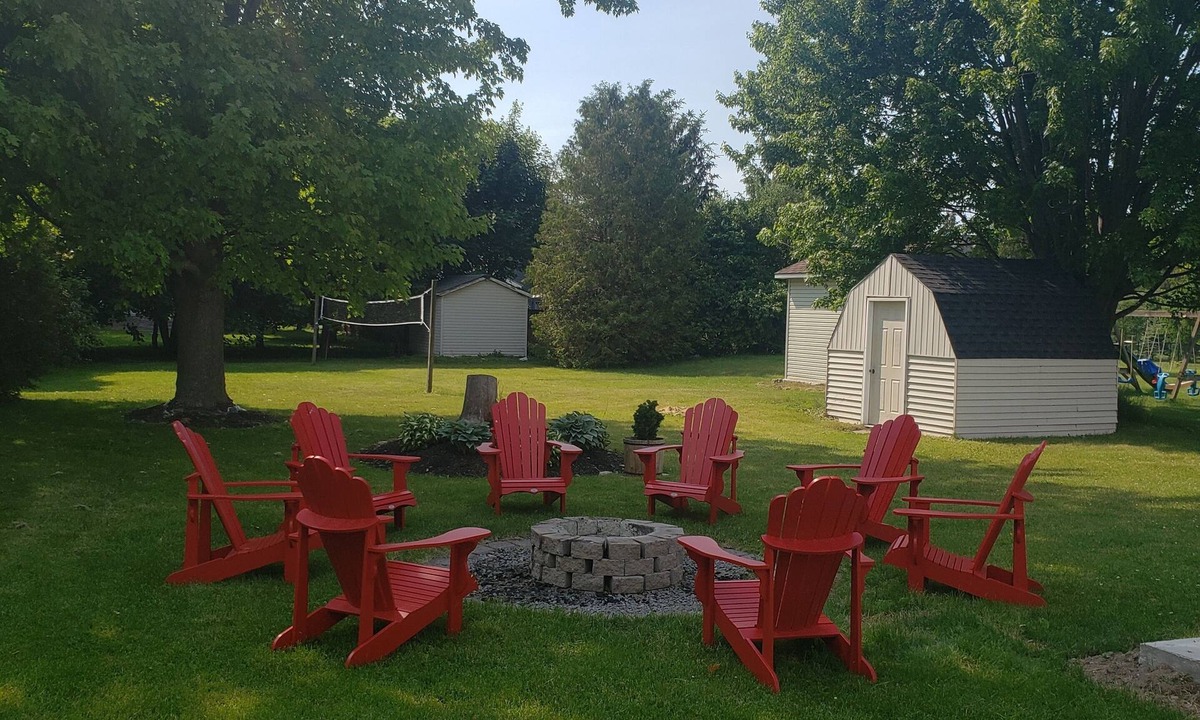 Dashwood House | Cozy Lake Retreat for Families & Groups