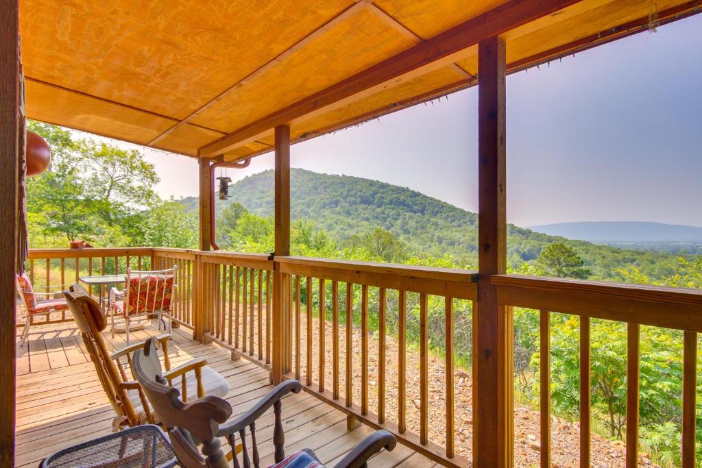 Clayton House | Cozy Lake Sardis Cabin w/Stunning View!