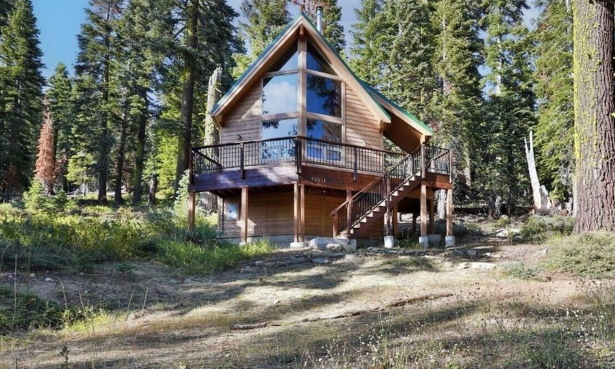 Echo Lake Cabin | Cozy Lake Tahoe Cabin - Ultimate Ski & Summer House