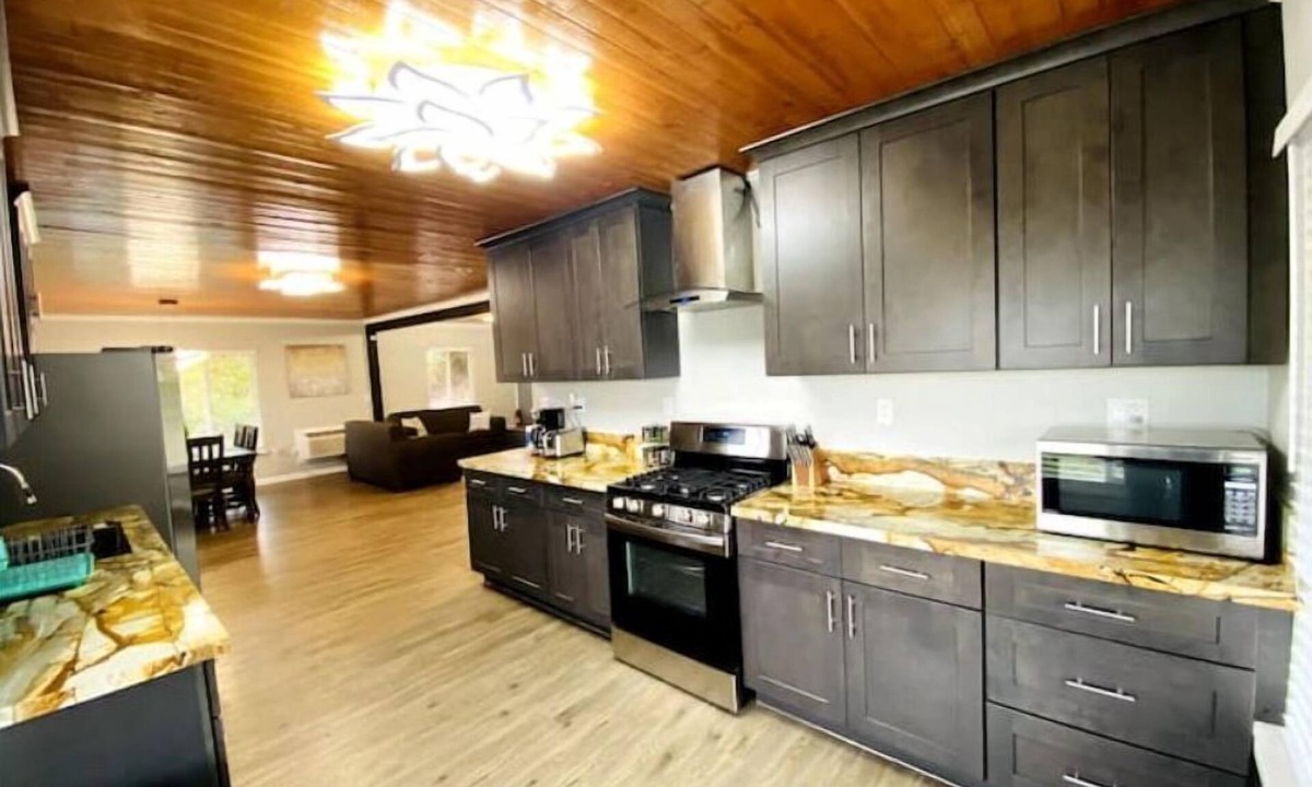 Klamath Falls House | Cozy Lake View Experience