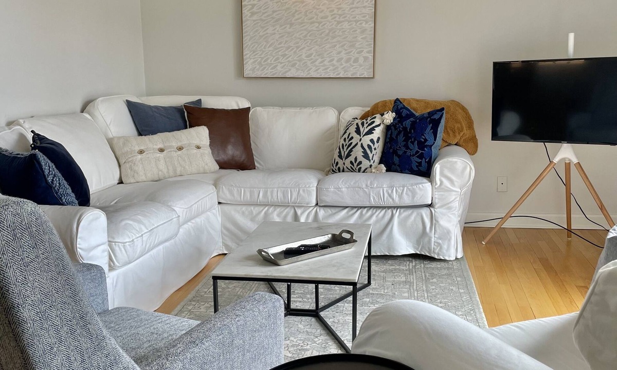 Mound House | Cozy Lake View Home with Beautiful Sunsets