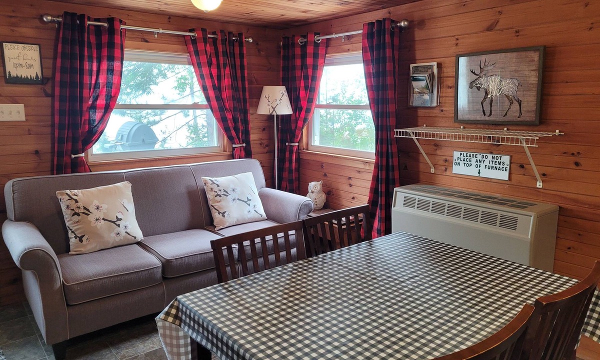 Lake St. Peter Cottage | Cozy lakefront cottage near Algonquin with a private dock.
