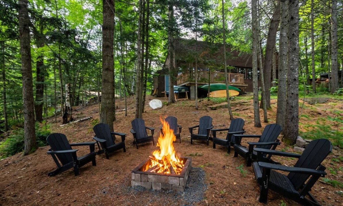 Lake of Bays Cabin | Cozy Lakefront Cottage | Firepit, Dock & Lake Access