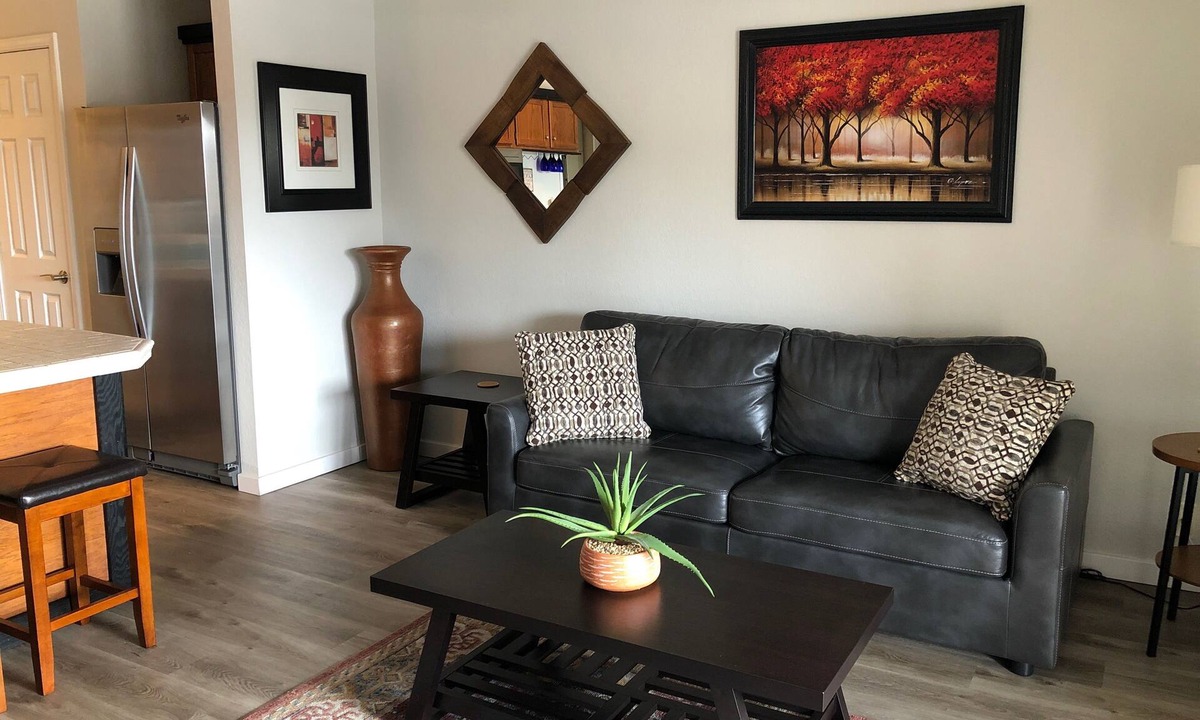 Village of Four Seasons Condo | Cozy Lakefront Condo for a Couples Getaway