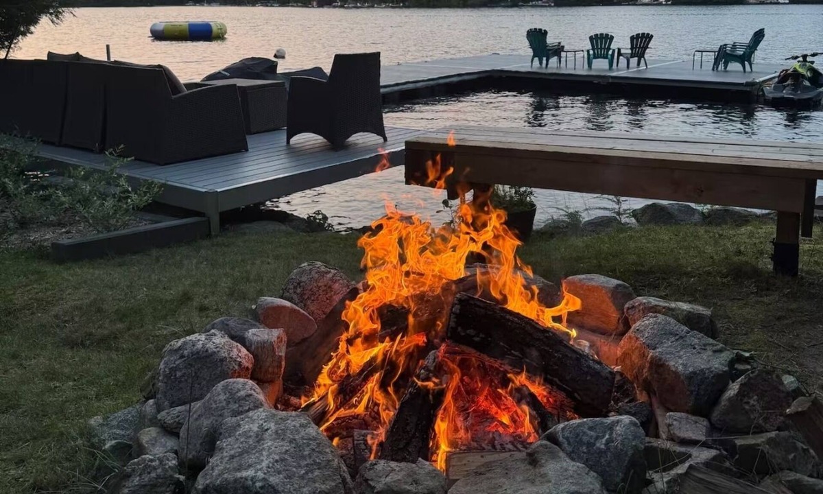 Seguin Cottage | Cozy Lakefront Cottage Breathtaking Views Firepit