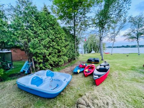 Colborne Villa | Cozy Lakefront Cottage - Ideal For Families & Scenic Views