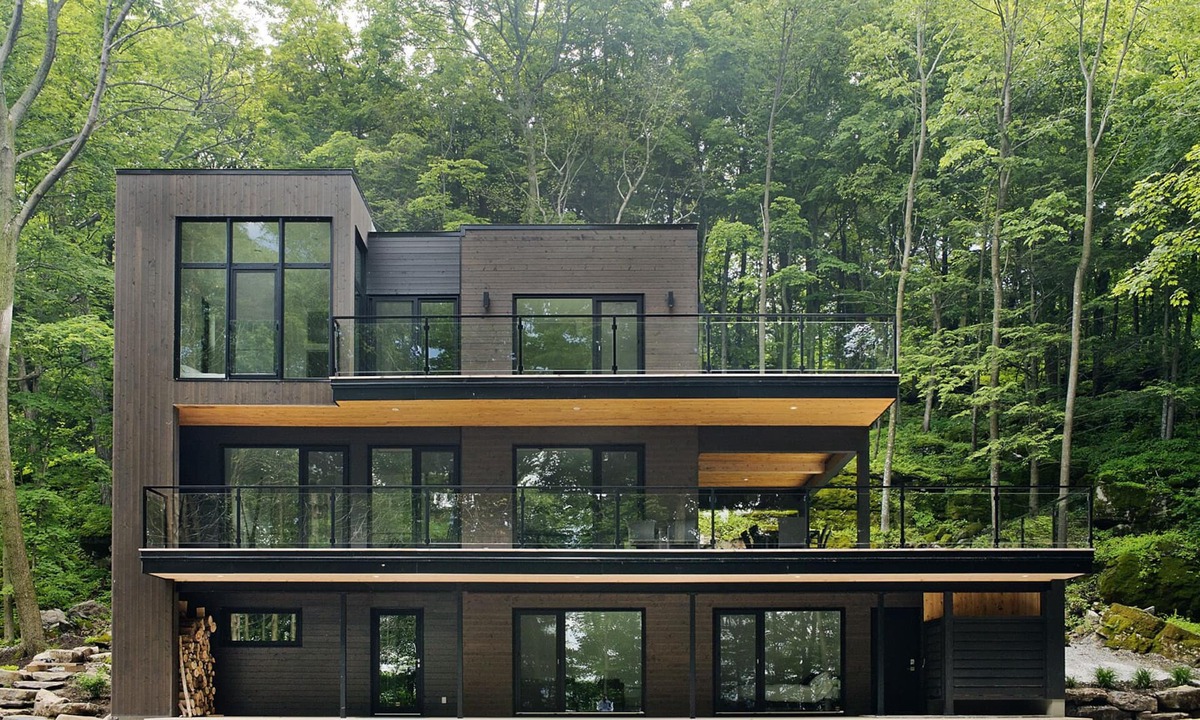 Saint-Armand Villa | Cozy lakefront Retreat with Spa Pet Friendly