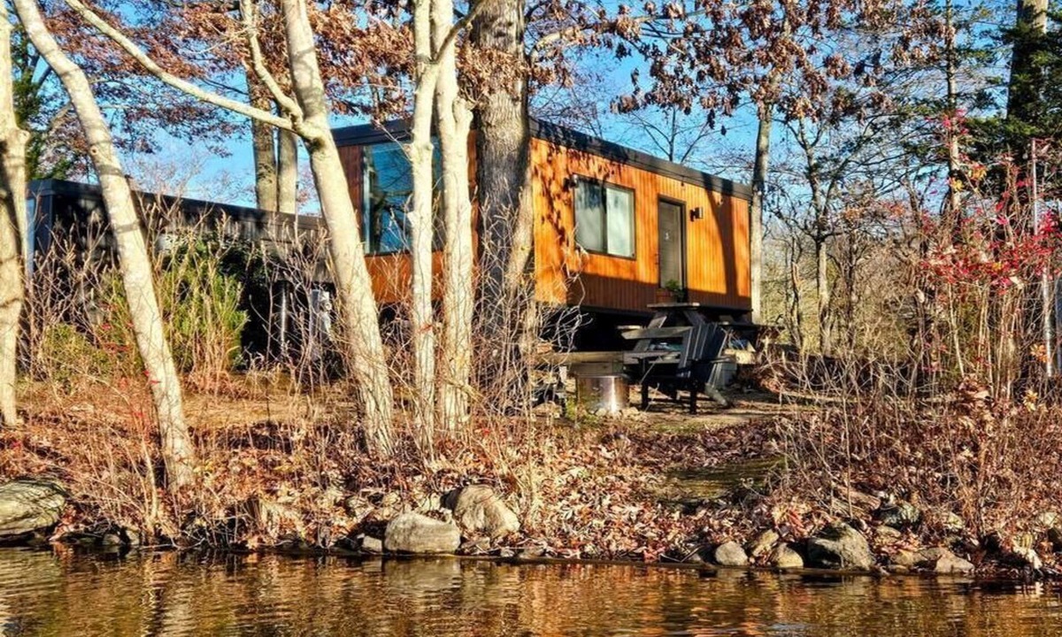 East Lyme House | Cozy Lakefront Tiny House