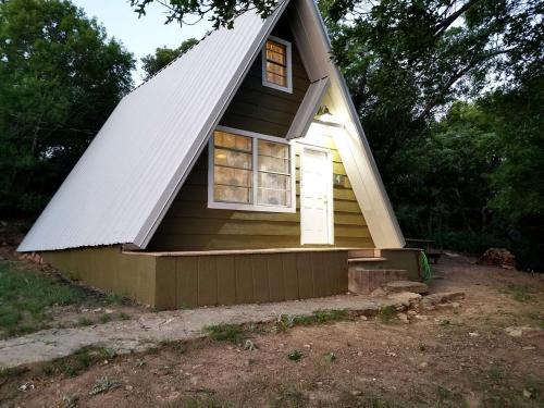 Cisco House | Cozy Lakeside Cabin with Private Dock & Resort Access Near Lake Cisco, Cisco, TX