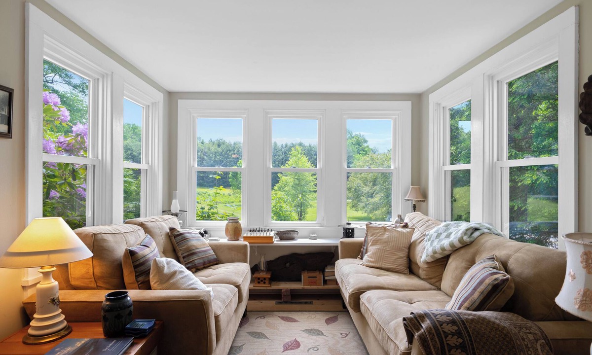 Monterey Cabin | Cozy Lakeside Cottage Oasis