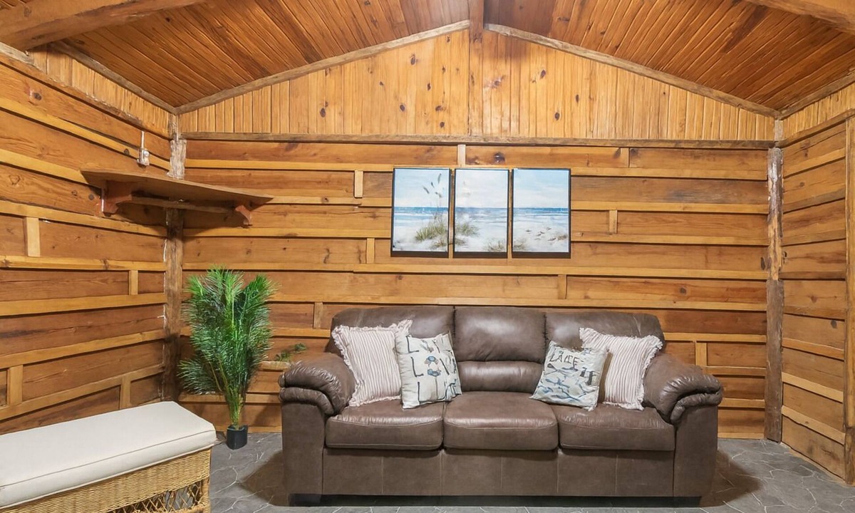 Madill Hotel | Cozy Lakeside Getaway- Double-Room Suite By The Lake- Texoma Shores Resort