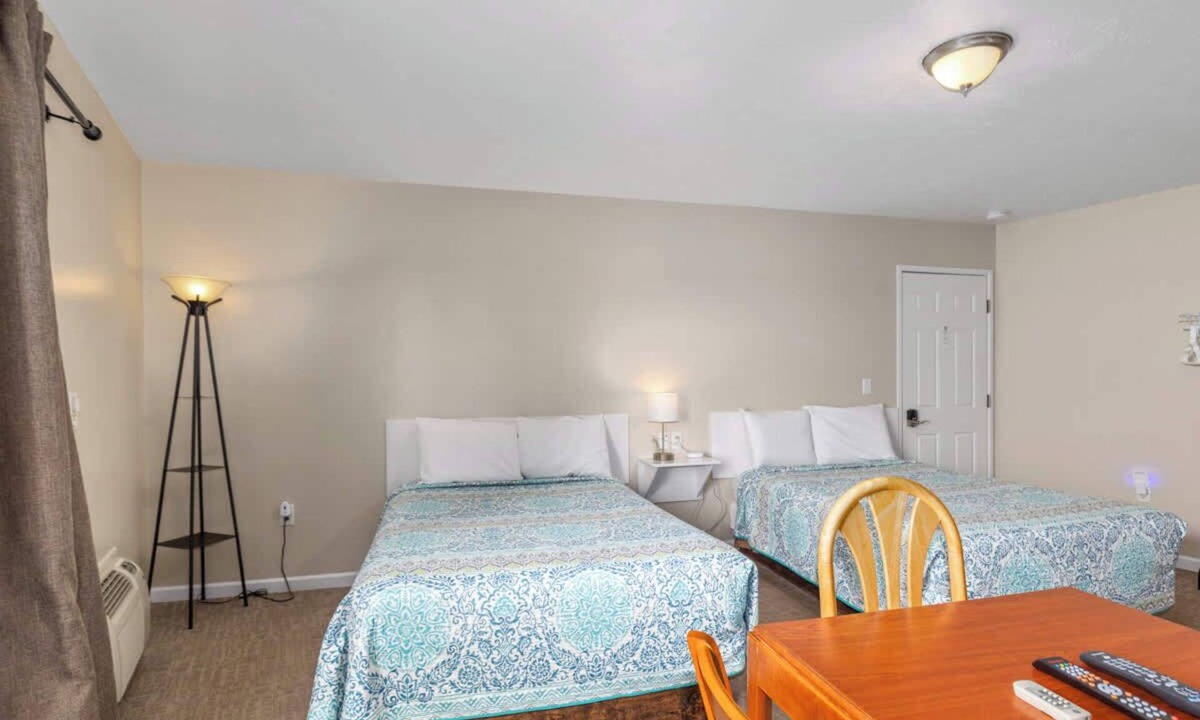 Lake City Apartment | Cozy Lakeview suite with Kitchenette