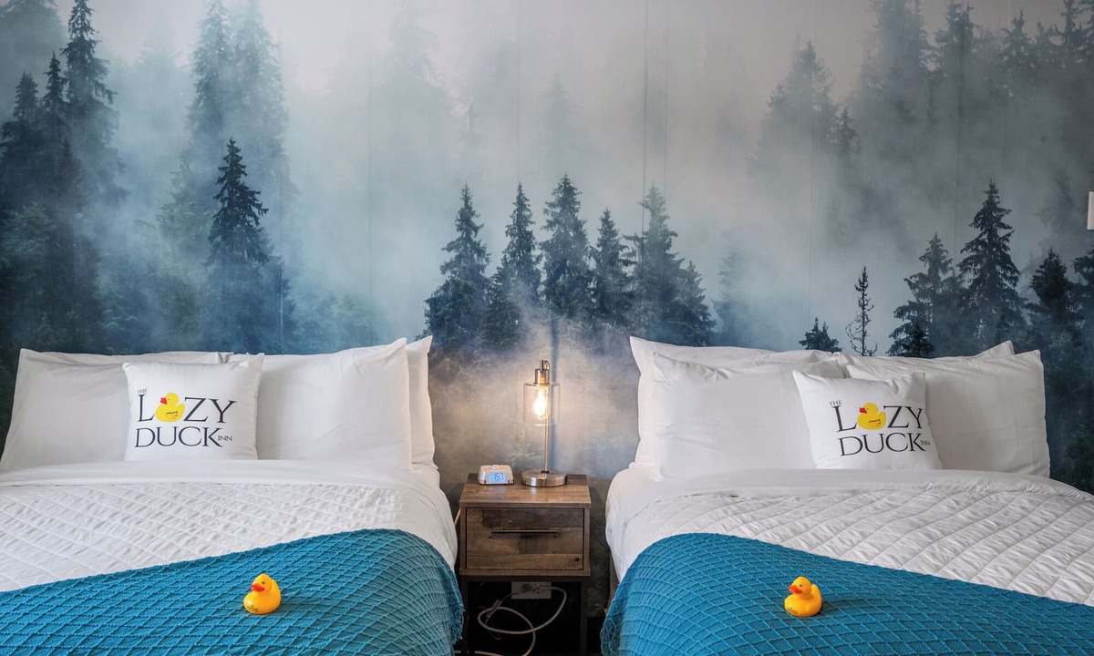 West Yellowstone Hotel | Cozy Lazy Duck Inn #22: 1 min to Yellowstone, 2 full beds, kitchen, sleeps 4!