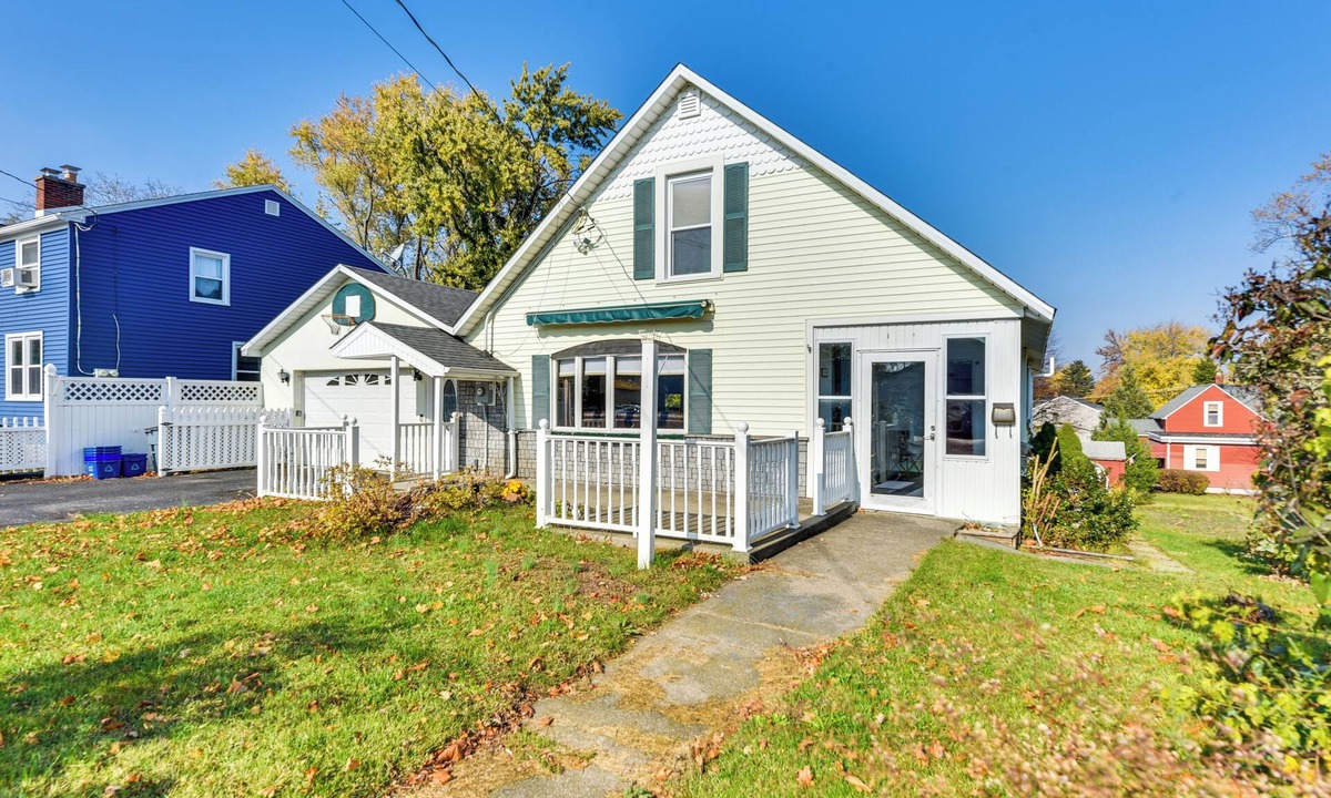 Lewiston House | Cozy Lewiston Home < 10 Mi to Niagara Falls!