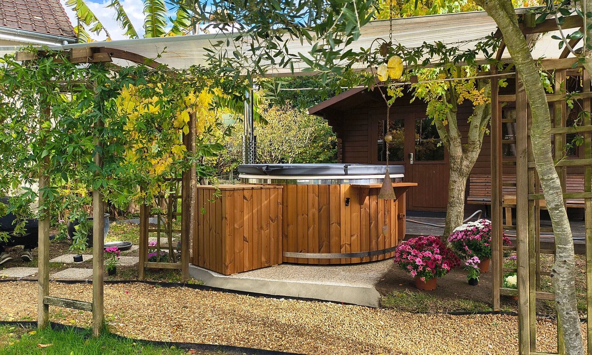 La Fleche Cottage | Cozy lodging for 4 with heated pool and wellness