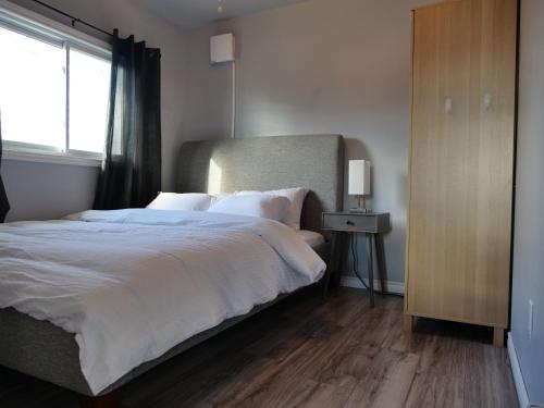 Amherstview Apartment | Cozy Loft in Kingston