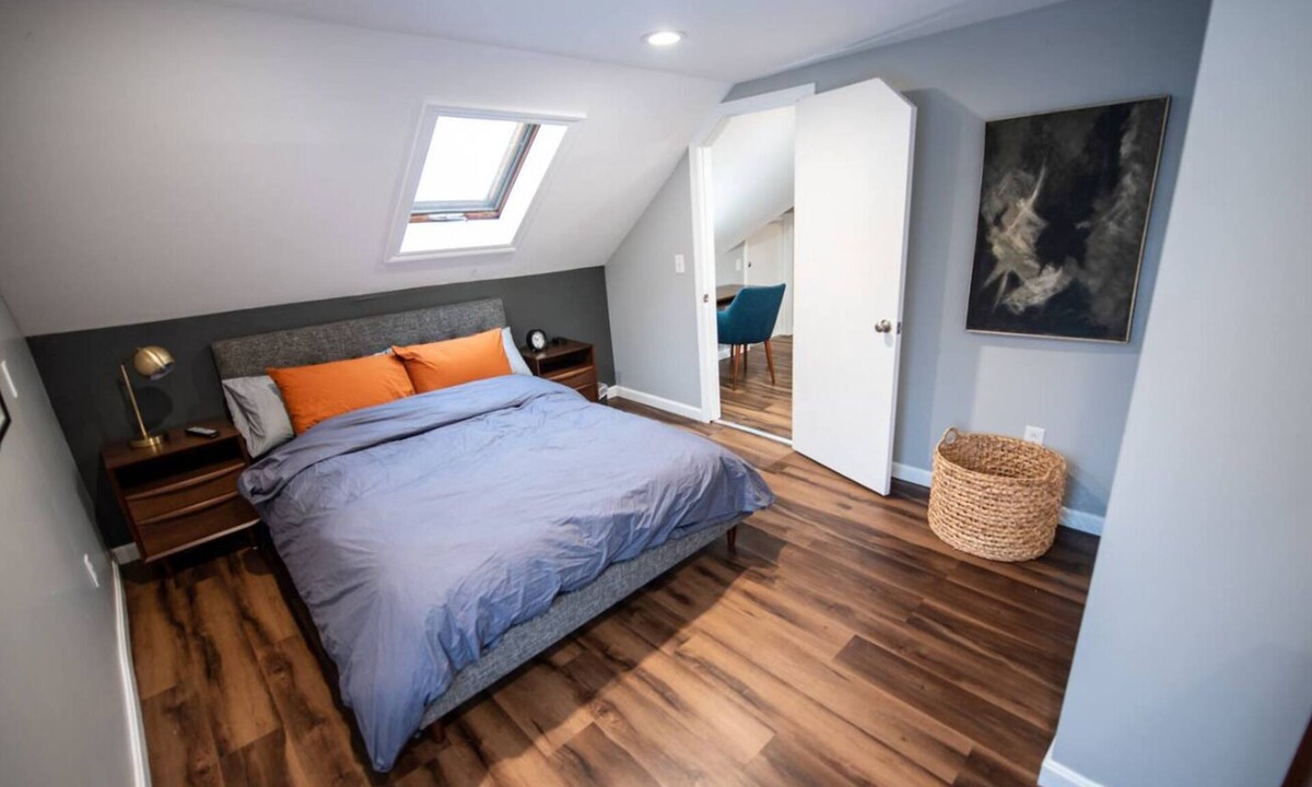 Bennington Apartment | Cozy Loft steps from VT Downtown