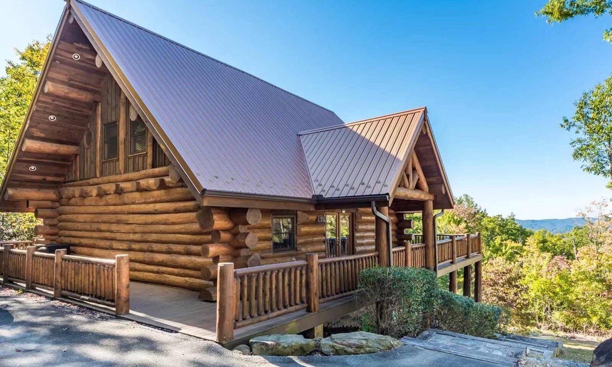 Smoky Mountains Cabin | Cozy Log Cabin Retreat, Sleeps 10・Hot Tub・Firepit