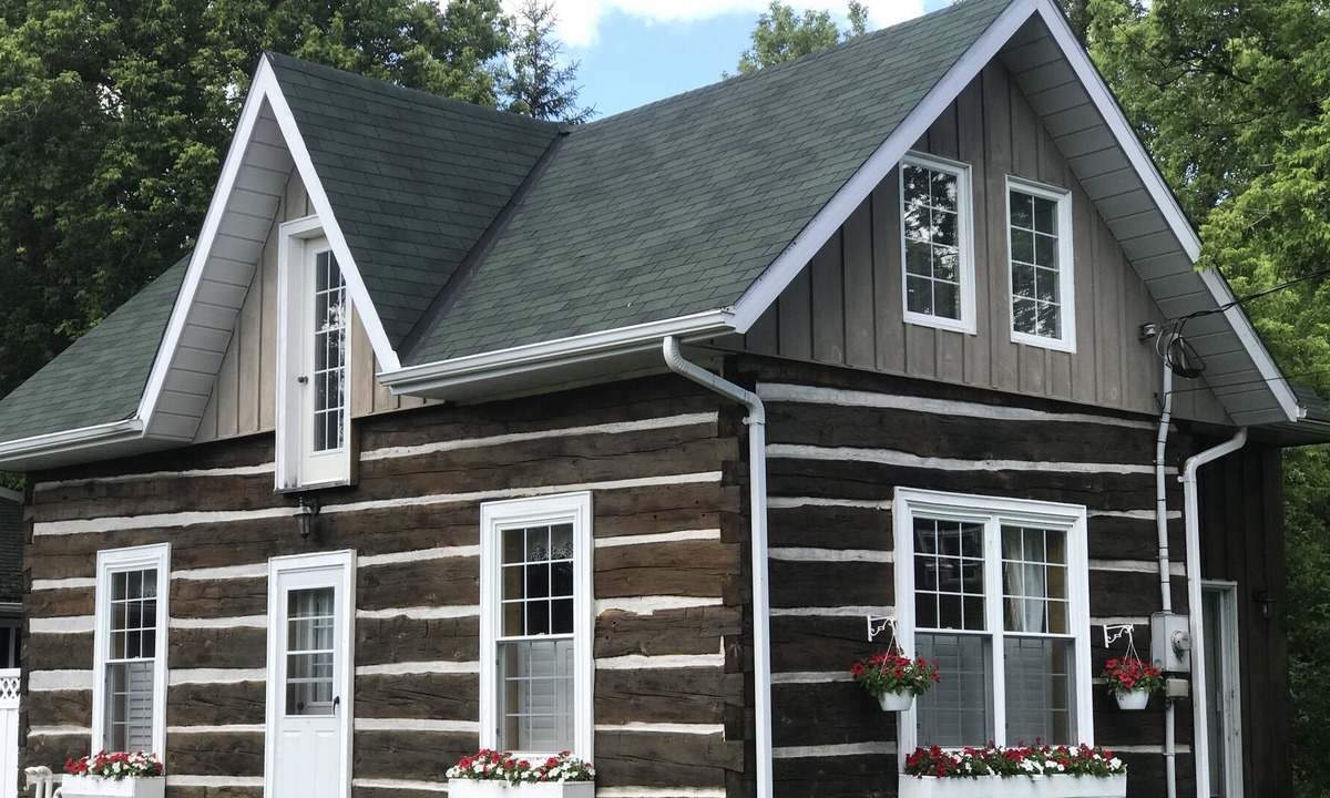 Sprucedale House | Cozy log home by the Seguin Atv/Snowmobile Trail