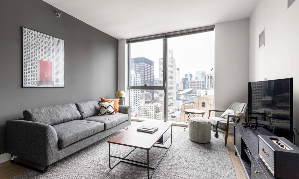 Downtown Chicago Apartment | Cozy Loop 1BR, w/W/D, Gym, nr Chicago Riverwalk by Blueground