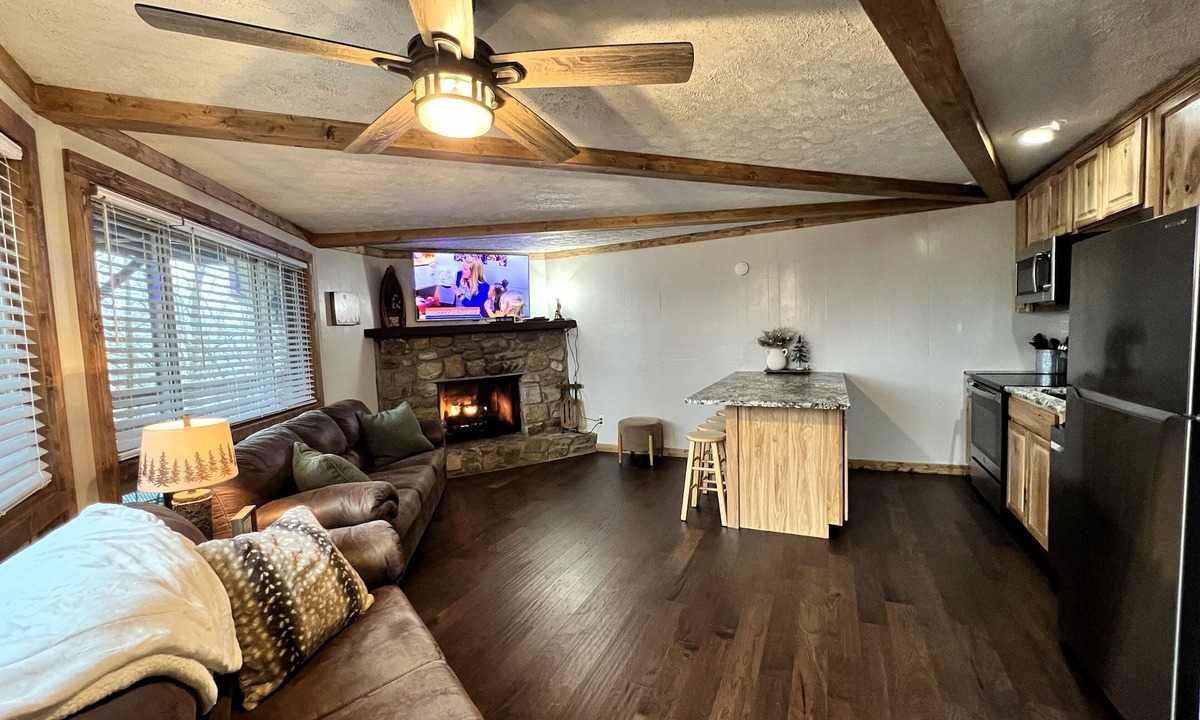 Sugar Mountain Condo | Cozy Lower Level Cabin-Style Condo on Sugar Mountain