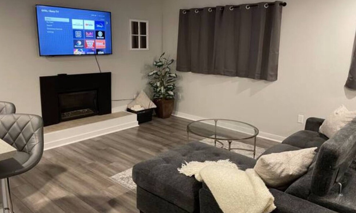Orillia House | Cozy Lower Main Unit in Orillia