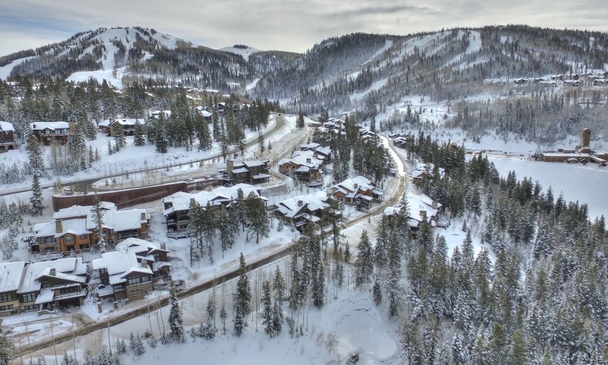 Deer Valley Condo | Cozy Luxury Studio with Fireplace, Prime Location & Winter Adventure!