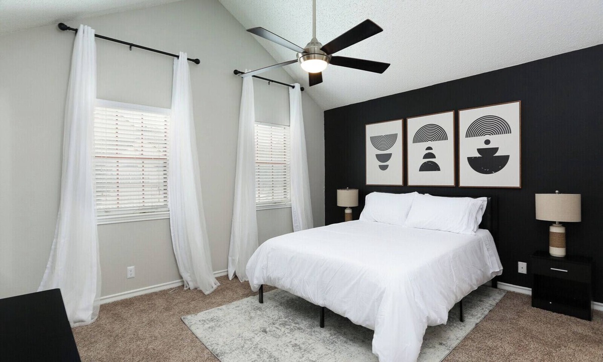 Oakwell Farms Apartment | Cozy Medical Center Apartment
