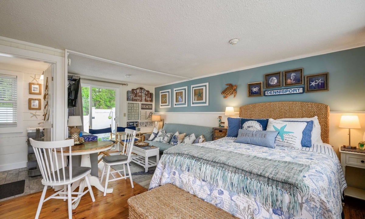 Dennis Port Condo | Cozy Mid-Cape Studio Steps to the Beach & Pool