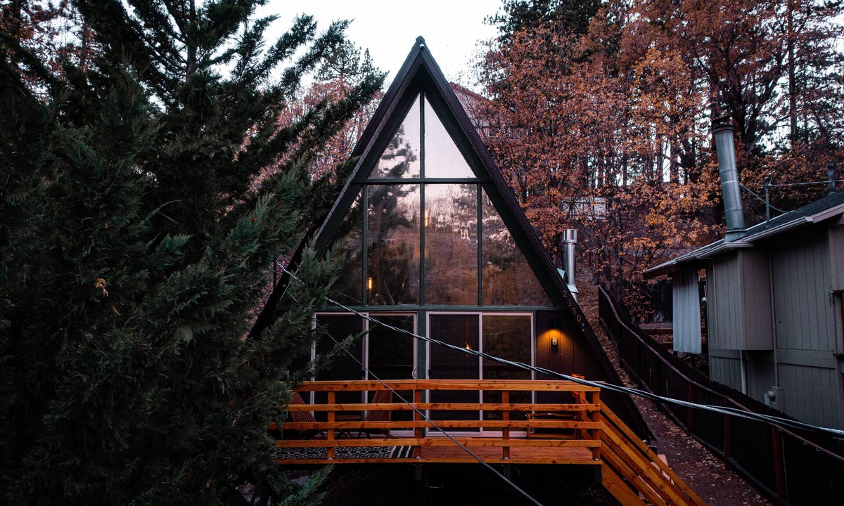 Arrowbear Lake Cabin | Cozy Mid Century A- Frame Cabin Romantic + Hot tub