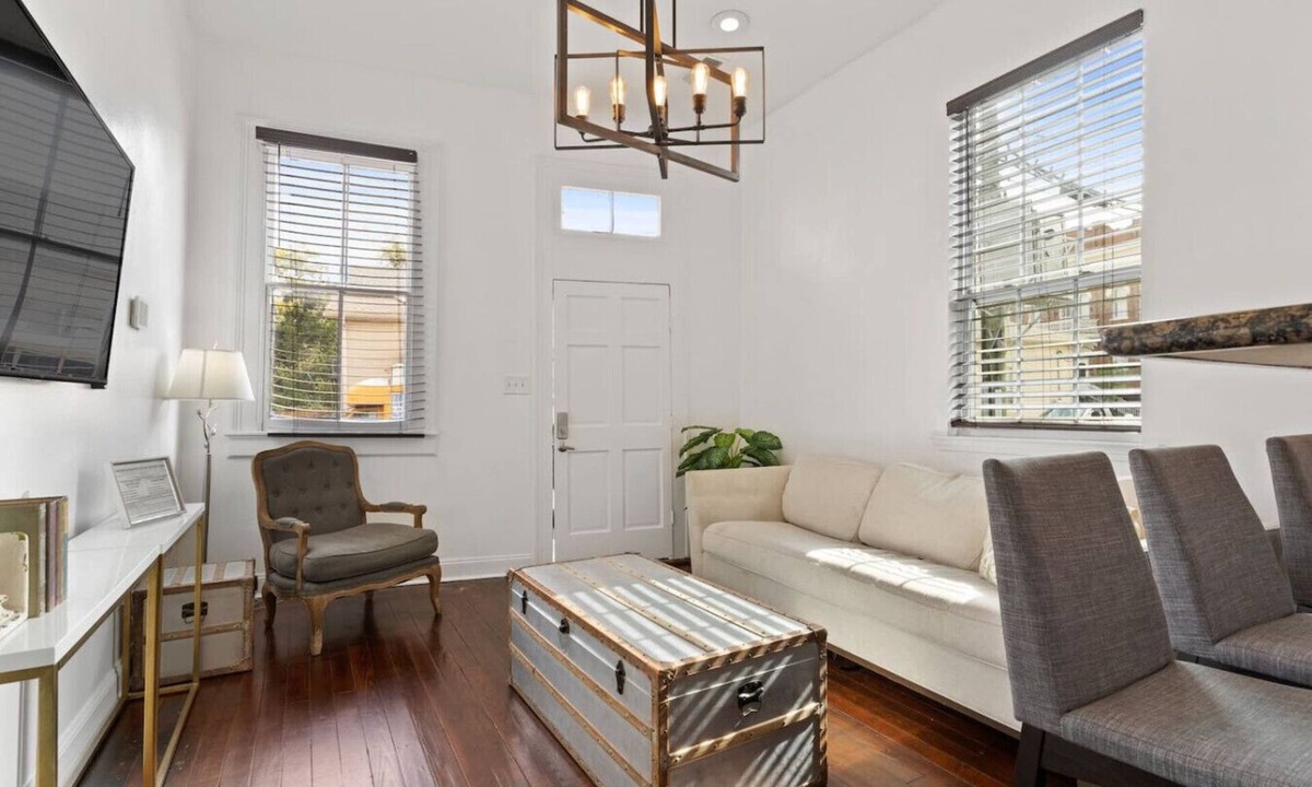Tulane - Gravier House | Cozy Mid-City Cottage | Outdoor Patio w/Backyard