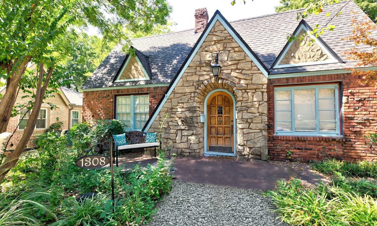 Cherry Street House | ✨Cozy Midtown Gingerbread House✨