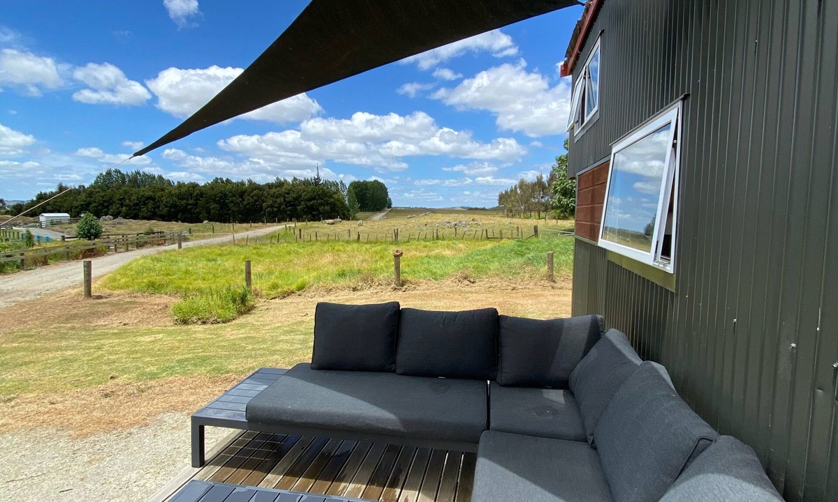 Ohaeawai Cabin | Cozy Mini Home Farm Retreat