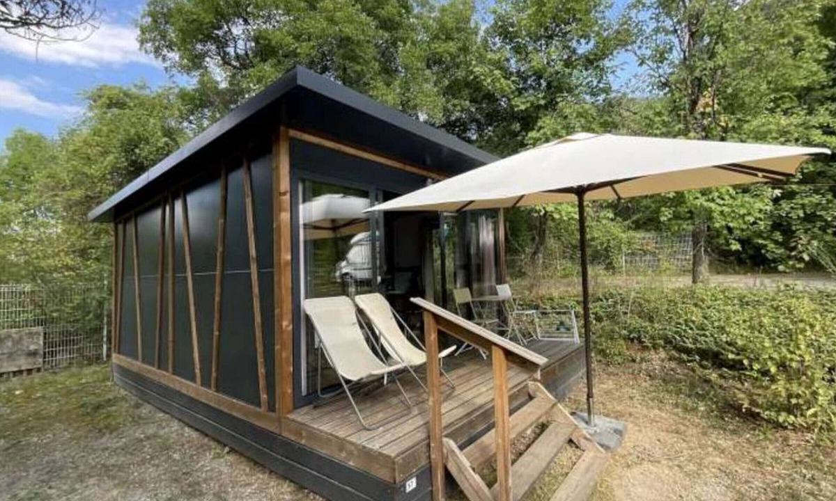 Tallard House | Cozy Mobile Home for 2 with Terrace