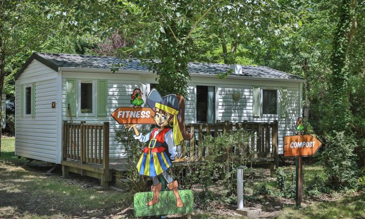 Les Achards House | Cozy mobile home with terrace