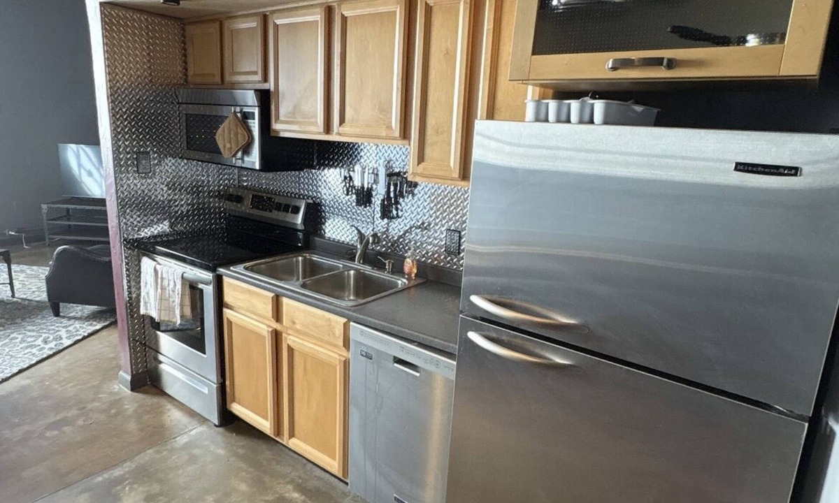 Deep Ellum Condo | Cozy modern 1-bedroom loft in down town Dallas deep ellum
