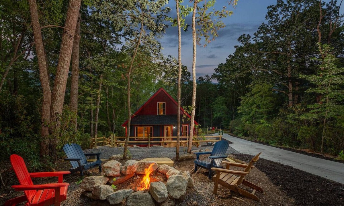 Fairview Cabin | Cozy Modern 2-Bedroom Cabin Getaway