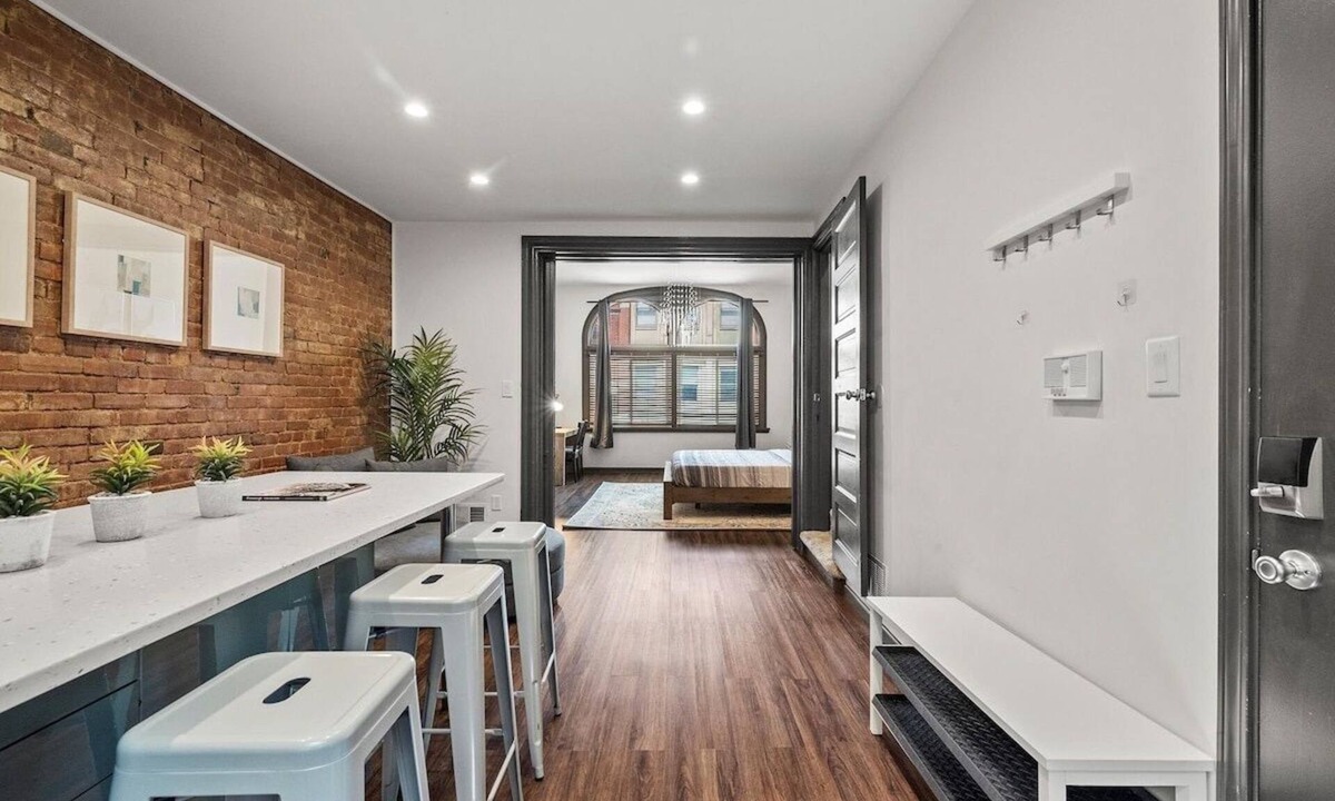 South Side Flats Apartment | Cozy&Modern 2Bdr Apt PIttsburgh