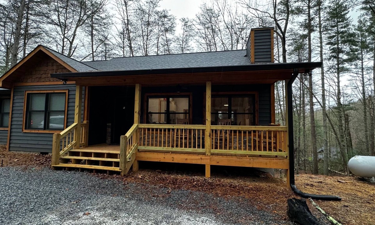 McCaysville Cabin | Cozy Modern Cabin in North Georgia!