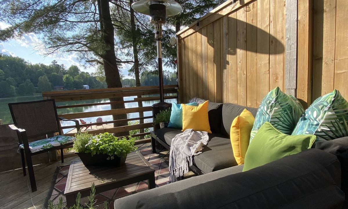 Messines Cabin | Cozy modern cabin on serene Lac Lacroix