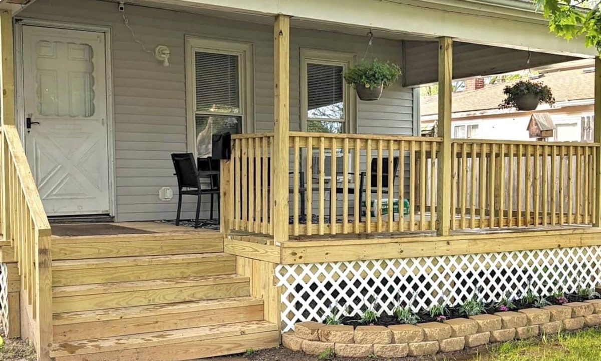 Lockport House | Cozy Modern Farmhouse