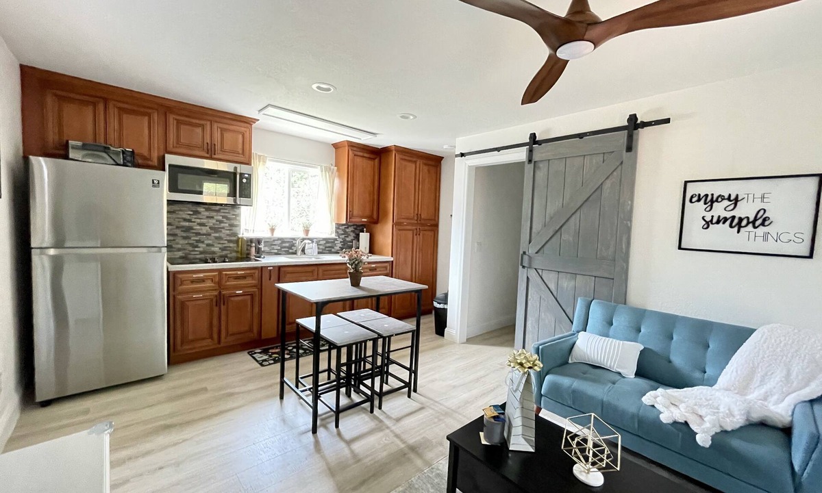 Silver Creek Apartment | Cozy Modern Private Unit With Serene Backyard