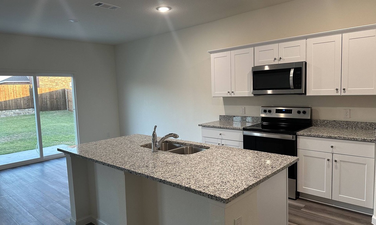 Glenn Heights House | Cozy modern retreat. 20 minutes from Downtown Dallas. Spacious, fresh, clean.