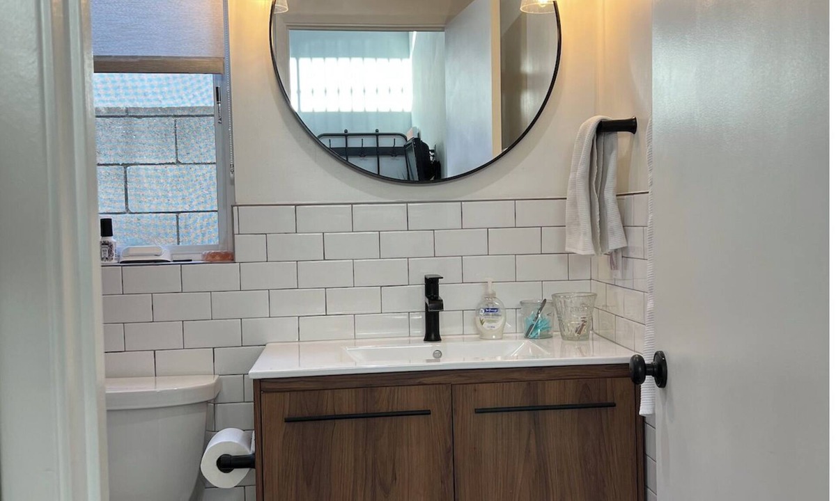 Del Rey House | Cozy modern studio plus huge loft, new construction
