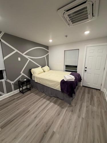 Overbrook Apartment | Cozy Modern Studio