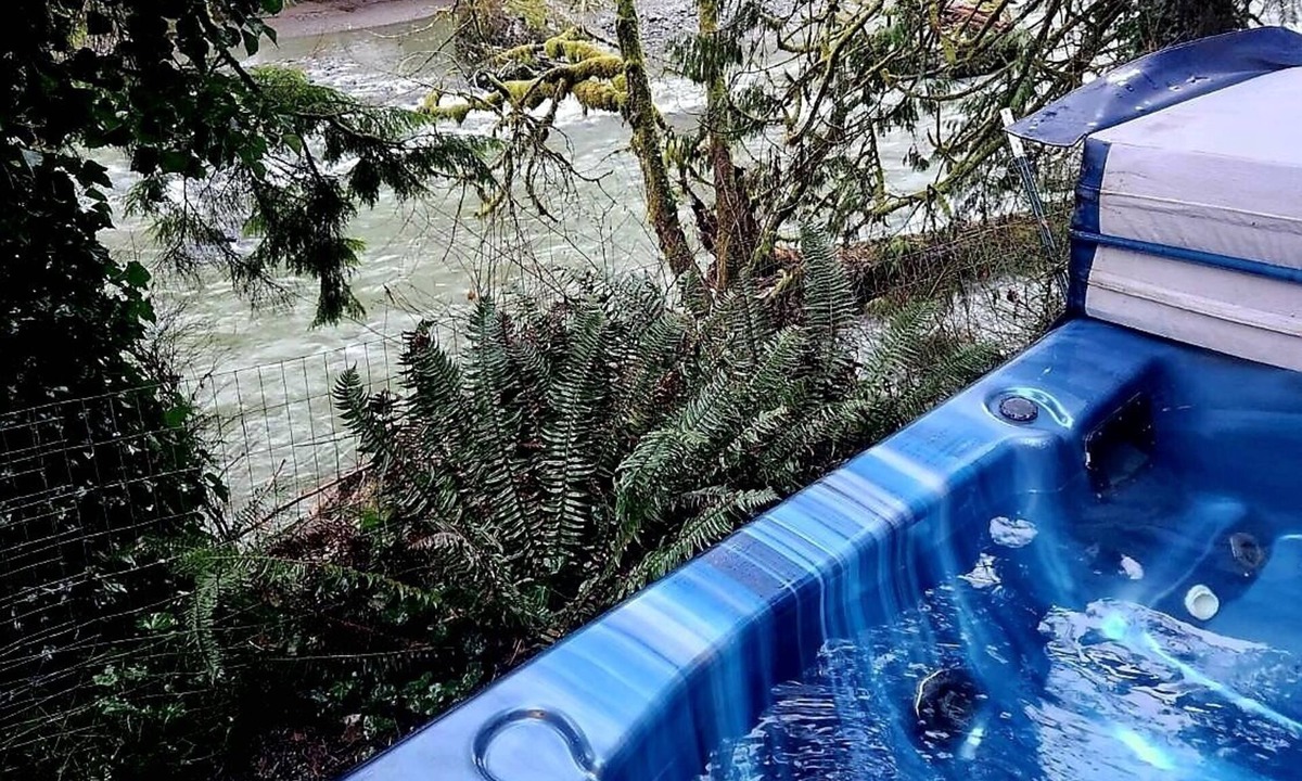 Jordan Road-Canyon Creek Cabin | Cozy Mountain Cabin on the River