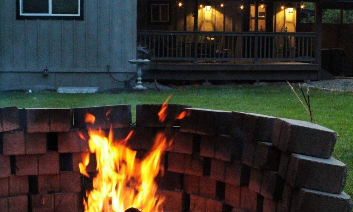 Gold Bar Cabin | Cozy Mountain Cabin with Hot Tub