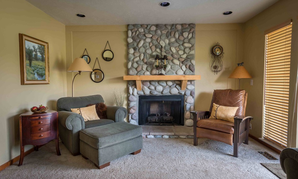 Park Meadows House | Cozy Mountain Condo — Free Transit, Hot Tub, & Garage Parking
