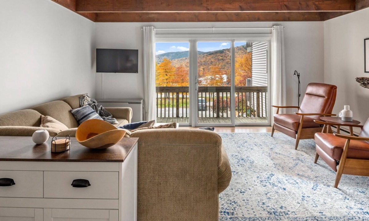 Bolton Valley Condo | Cozy mountain condo w/ski access & patio